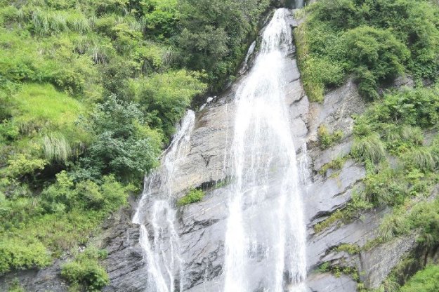 Waterfalls at the entrance of Joshimath