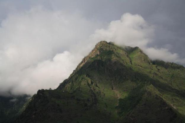 Beauty of the cliffs & Mountains...