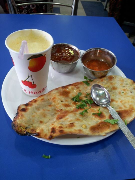 Cheese Nan, Dal Makhni & Mango Lassi @ Brother's Dhaba