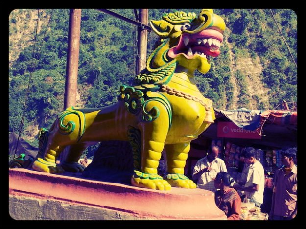 Near Tiger Bridge enroute Darjeeling