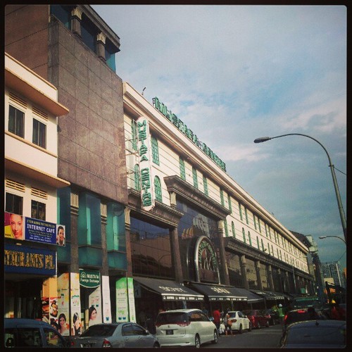 Mustafa Center Near Little India