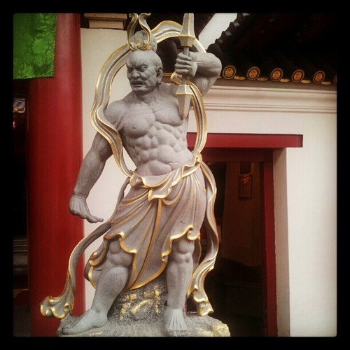 Outside Buddha Tooth Relic Temple near Chinatown
